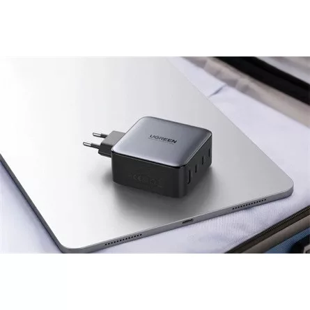UGREEN GaN Fast 100W univerzális hálózati töltő adapter fekete