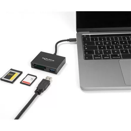 Delock USB-C  kártyaolvasó XQD és SD memória kártyákhoz, valamint egy USB 5 Gbps A-típusú port