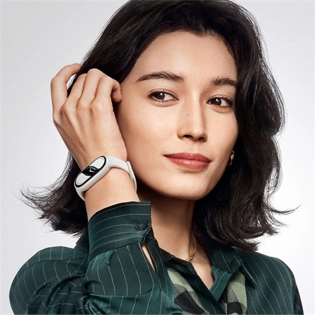 Xiaomi Smart Band 10 Ceramic Edition Pearl White fehér aktivitásmérő