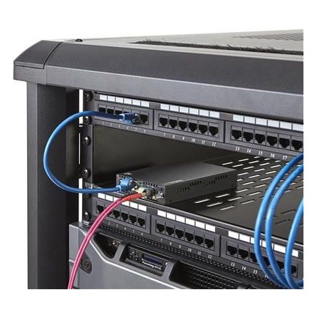 StarTech Gigabit Ethernet Copper-to-Fiber media konverter