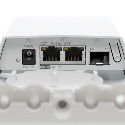 MikroTik Kültéri media konverter, IP55 védelemmel, SwOS, 2x10/100/1000 Mbps RJ45 port, 1x SFP 2.5G port