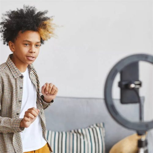 HAFFNER JUICE ÖSSZECSUKHATÓ SELFIE LED KÖRLÁMPA ÁLLVÁNNYAL, TELEFONTARTÓVAL - SOCIAL FOLDABLE RING SELFIE LIGHT STAND - FEKETE