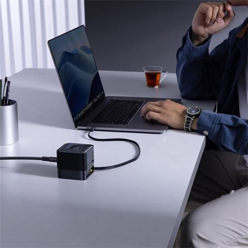 Baseus Super GaN töltőállomás 100W, 1×USB Type-A + 2×USB Type-C + USB Type-C automata behúzós kábel, fekete