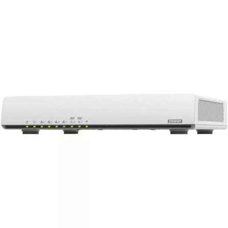 QNAP QHora-301W AX3600 Dual-Band Wi-Fi router