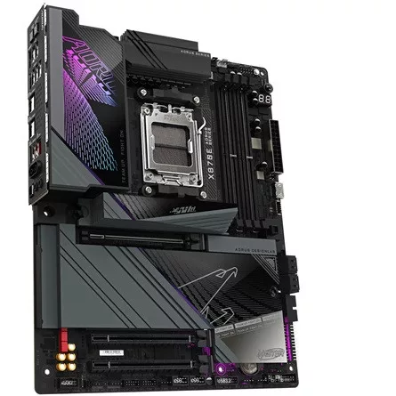 Gigabyte X870E AORUS MASTER desktop alaplap ATX